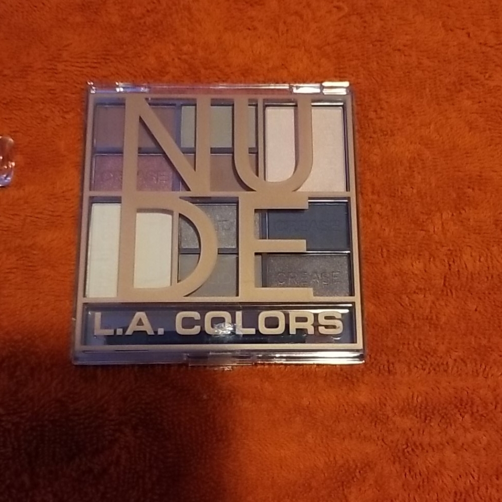 Assorted Makeup - Picture 9 of 14